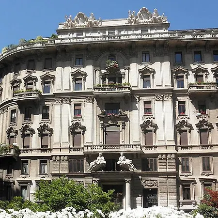 Lägenhet Penthouse In Piazza Duse, Palestro Milano