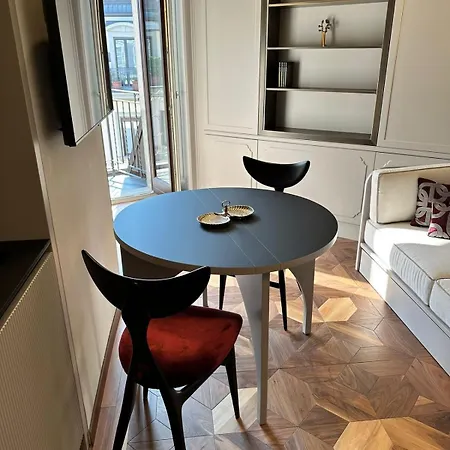 Penthouse In Piazza Duse, Palestro Lägenhet