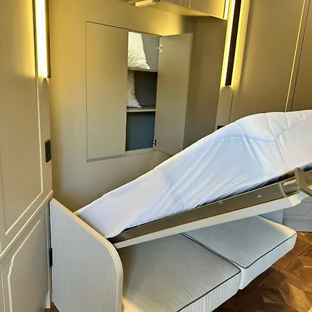 Lägenhet Penthouse In Piazza Duse, Palestro