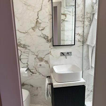 Lägenhet Penthouse In Piazza Duse, Palestro *
